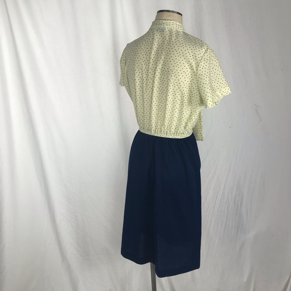 😍 Vintage Ivory & Blue Dress - Picture 4 of 8